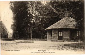 CPA Auvergne - Une chaumiere dans la foret (197953)