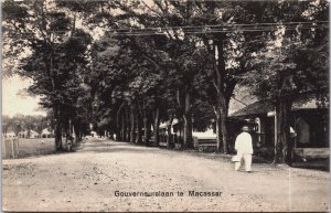 Indonesia Gouverneurslaan te Makassar Celebes Vintage Postcard C077