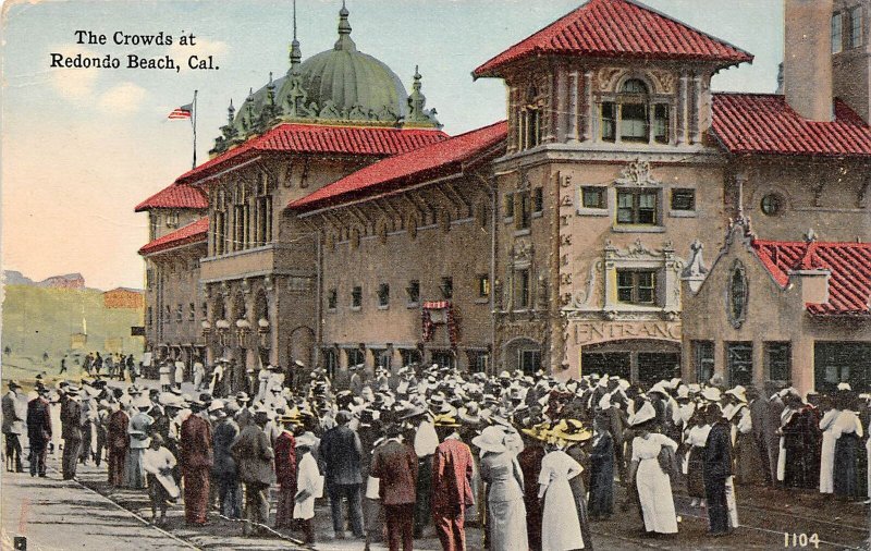Redondo Beach California c1910 Postcard The Crowds