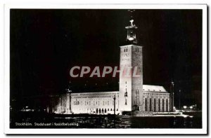 Postcard Modern i Stockholm stadshuset fasadbelysning