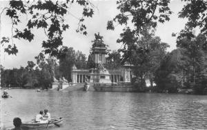 BR20660 Madrid estanque del retiro Spain