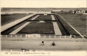 CPA Deauville Le Jardin du Cercle et la Plage FRANCE (1286408)