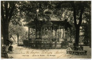 CPA TROYES Jardin du Rocher Le Kiosque (723172)