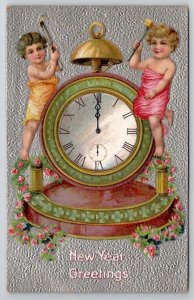 New Year Greeting Cherubs Ready To Ring Bell On Clock Postcard C31