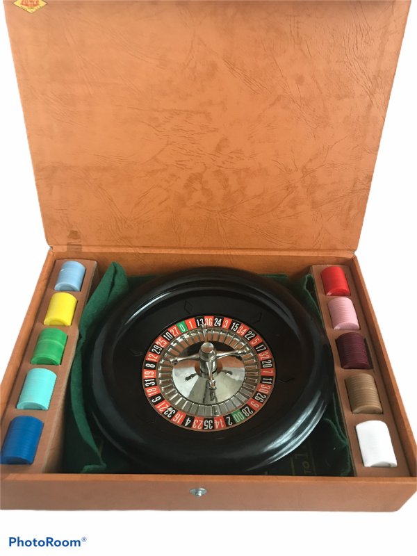 Vintage Genuine Lowe Mini Roulette Wheel Game Made in USA Hard Case