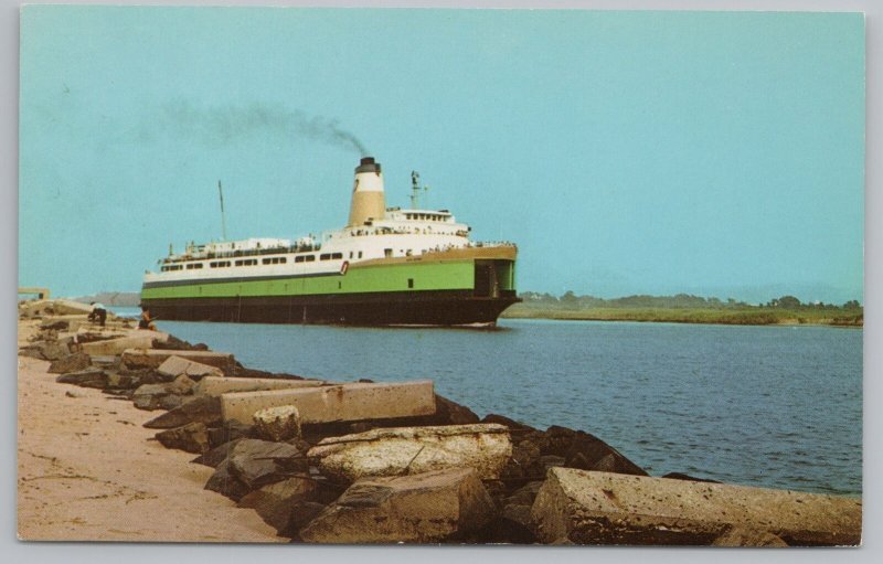 Ship~Bayliner Ferrying Between Cape May NJ & Lewes DE~800+ Pax~Vintage Postcard 