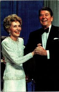 President Ronald and Nancy Reagan at Inaugural Ball c1985 Postcard J17