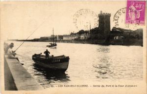 CPA Les SABLES-d'OLONNE - Sortie du Port et la Tour d'Arundel (297791)