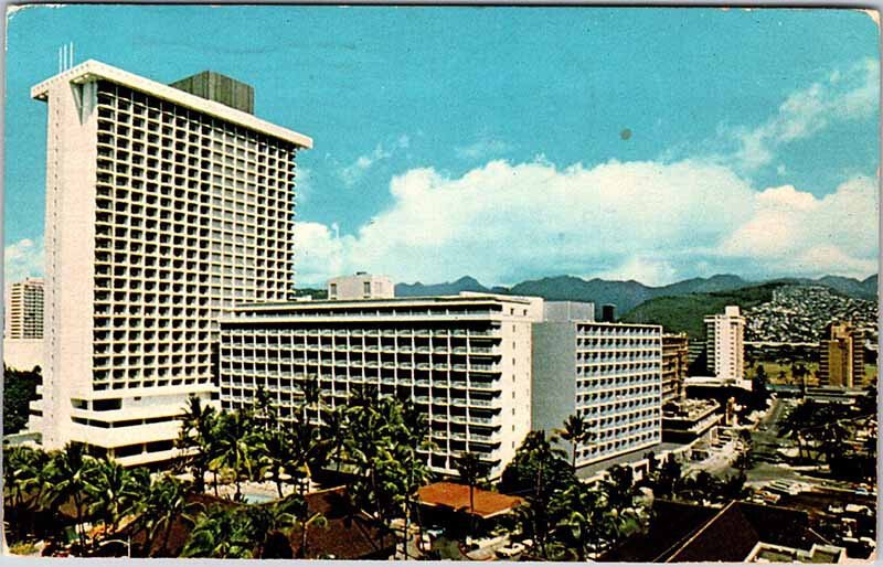 Postcard HOTEL SCENE Waikiki Hawaii HI AO8355