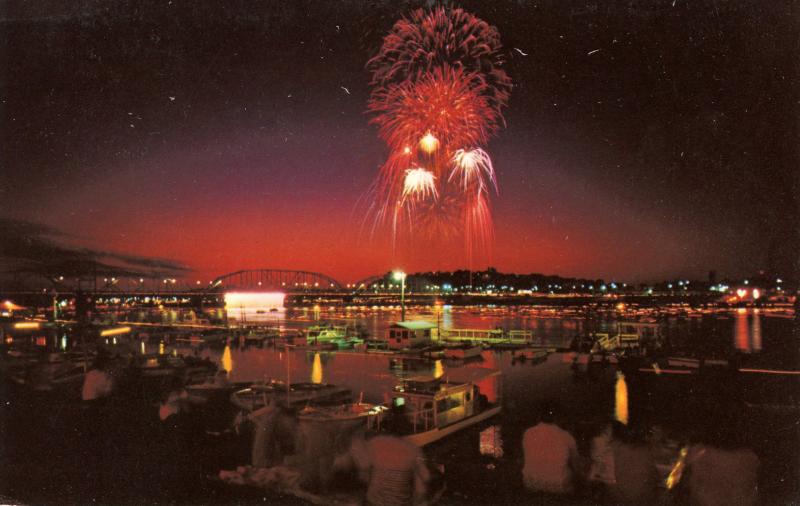 IA - Sioux City. Annual River Cade Celebration, Fireworks