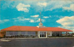 HOWARD JOHNSON'S HOST OF THE HIGHWAYS RESTAURANT POSTCARD