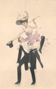 BEAUTIFUL WOMAN ROMANCE RISQUE ITALY M. MUNK DEPOSE NR. 68 POSTCARD (c. 1910)