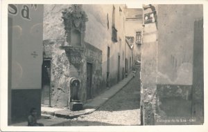 RPPC Callejon de La Luz, Gto, Mexico - Alley of Light - Guanajuato
