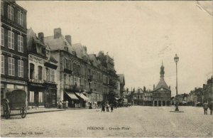 CPA PÉRONNE grande place (25010)