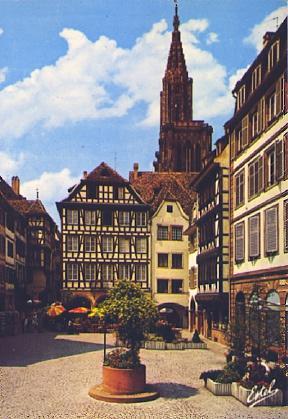 POSTAL 56367: Strasbourg Le place du Marche