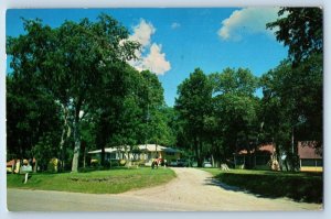 1961 Osakis Minnesota MN Vintage Postcard Linwood Resort Cottage Posted Building