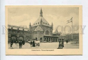 426363 Denmark Copenhagen Kobenhavn Railway station CARS Vintage postcard