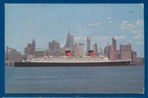 SS Queen Elizabeth Manhattan New York City postcard