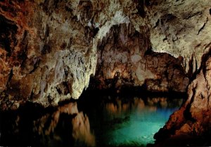 Italy Amalfi La Grotto di emeraldo