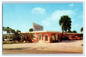 Vintage Paradise Motel Daytona Beach FLA. Postcard P132E