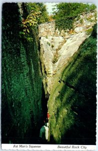 Postcard - Fat Man's Squeeze, Beautiful Rock City Gardens - Lookout Mountain, GA