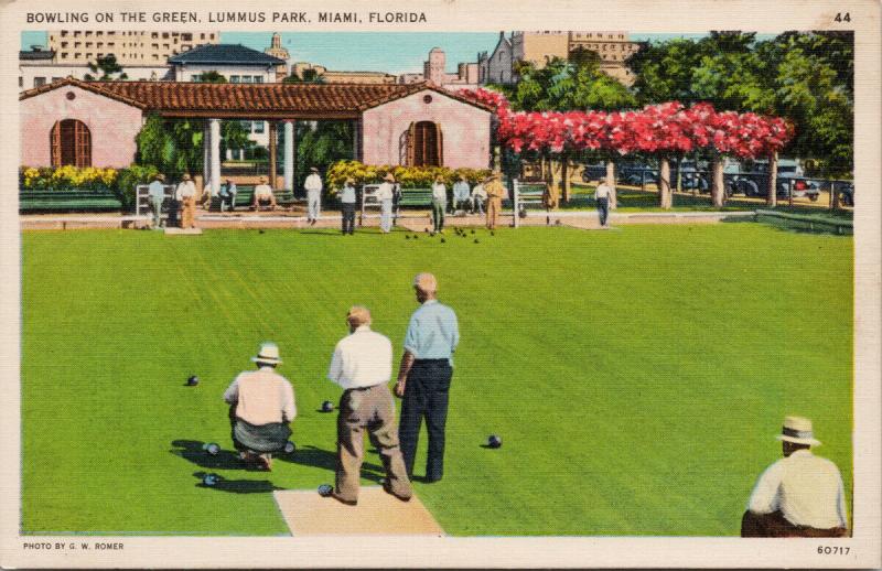 Miami FL Bowling On The Green Lummas Park Florida Lawn Unused Linen Postcard F4 