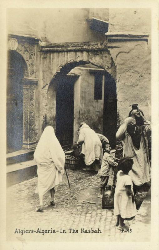 algeria, ALGIERS, Native Women in the Kasbah (1930s) RPPC