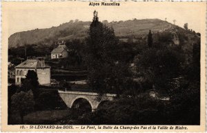 CPA St-LÉONARD-des-BOIS - Le Pont, la Butte du Champ-des Pas (112449)