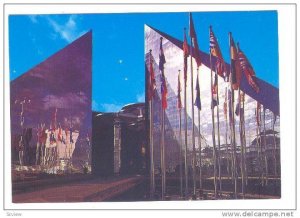Canada Pavilion, four towering walls sheathed with forty thousand mirrors, Ja...