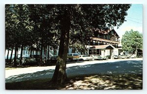 EGG HARBOR, Wisconsin WI ~ Roadside ALPINE LODGE & COTTAGES Door County Postcard