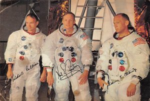 Apollo eleven astronauts Space Writing on Back 