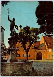 Postcard - Entrance of the Fuggerei (and Neptun-Fountain) - Augsburg, Germany