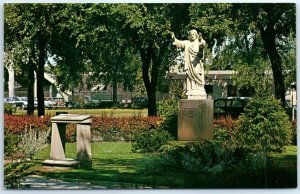 Postcard - Sacred Heart Square, University of Detroit, Michigan