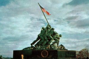 Vintage Postcard - Marine Corps War Memorial - Arlington Virginia-WWII Iwo Jima
