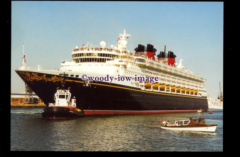 SIM0370 - Disney Cruises Liner - Disney Wonder , built 1999 - postcard