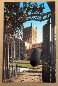 UNUSED POSTCARD -THROUGH THE GATEWAY, TEWKESBURY ABBEY, GLOUCESTERSHIRE, ENGLAND