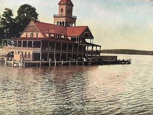 Postcard  Hand Tinted View of The Pier Lake Entrance, Lake Chautauqua, NY.   W8