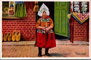 Netherlands Traditional Clothing Volendam Holland Vintage Postcard 09.97