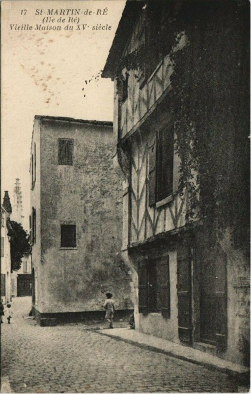 CPA St-MARTIN-de-RÉ (Ile de Ré) -Vieille Maison (45402)