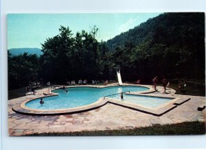 Postcard - Hagewood Swimming Pool, Hagewood Motel - Gatlinburg, Tennessee