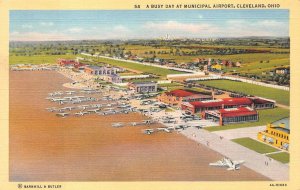 MUNICIPAL AIRPORT CLEVELAND OHIO AVIATION POSTCARD (c.1940s)