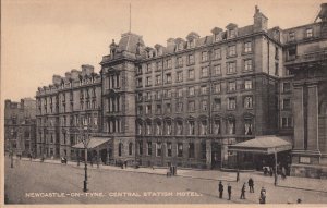 Postcard Newcastle on Tyne Central Station Hotel UK