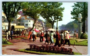 Crowd in downtown SAIGON Park-circle VIETNAM Postcard