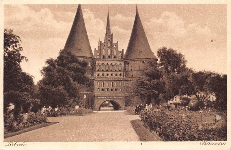 B072 Germany Luebeck Holstentor Gate vintage postcard