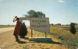 Welcome To Oklahoma Roadside Sign, Indian 1957 Sayre Vintage Postcard