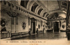 CPA Compiegne- Le Chateau, La Salle des Gardes FRANCE (1009131)