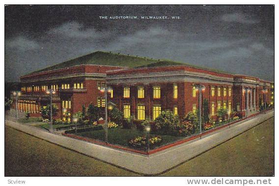 The Auditorium, Milwaukee, Wisconsin, 30-40s