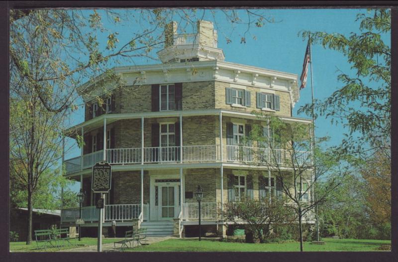 Octagon House,Watertown,WI Postcard