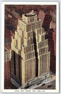 1947 Hotel New Yonker Street & Avenue New York City Skyscraper Posted Postcard