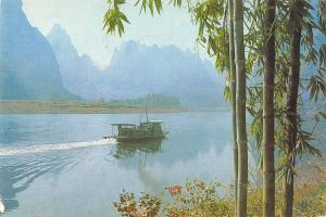 BT11397 scenary by the lijiang river ship bateaux      China